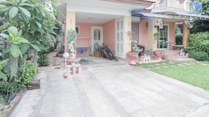 *****บ้านเดี่ยวมือสองกรุงเทพมหานคร โครงการ มัณฑนา เพชรเกษม81  บ้านเดี่ยวหลังใหญ่ พร้อมอยู่ คุณภาพระดับ L&H เนื้อที่ 62.7 ตร.ว. ฟังก์ชัน 3 ห้องนอน 3 ห้องน้ำ 1 ที่จอดรถ บนทำเลเชื่อมต่อ ถนนเพชรเกษม ,ถนนมาเจริญ ,ถนนพุทธมณฑล ใกล้จุดขึ้นทางด่วน "เพชรเกษม" จองเลย!